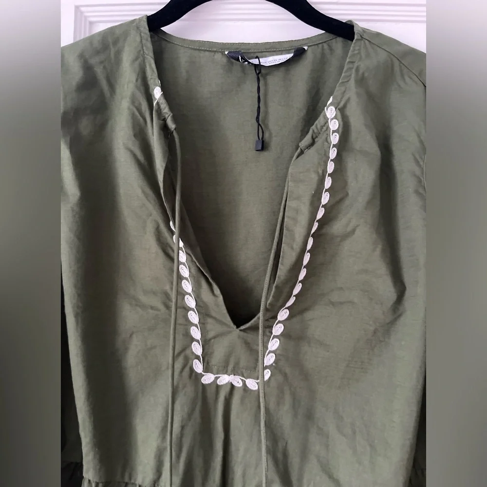 Zara Mini Green Embroidered Dress Like New - Picture 5 of 9